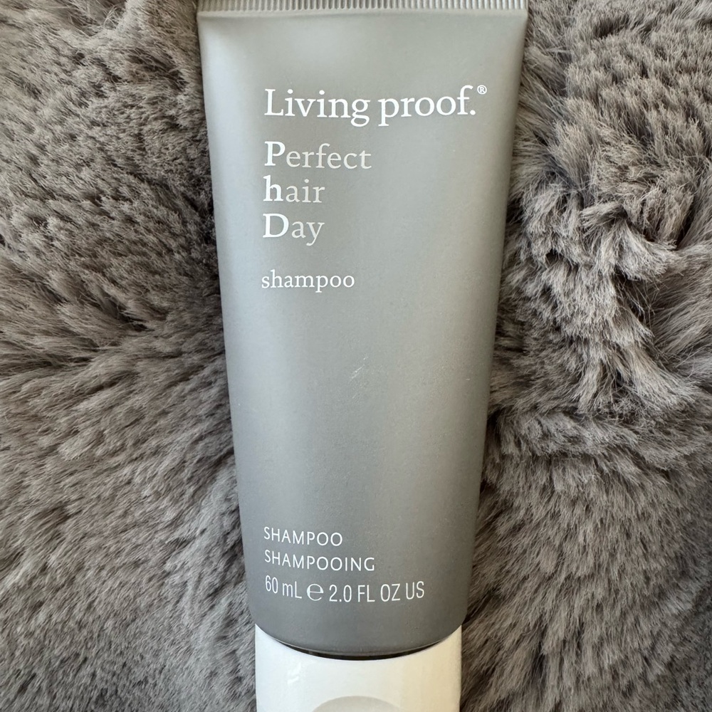 Living Proof Perfect Hair Day Shampoo - Gray